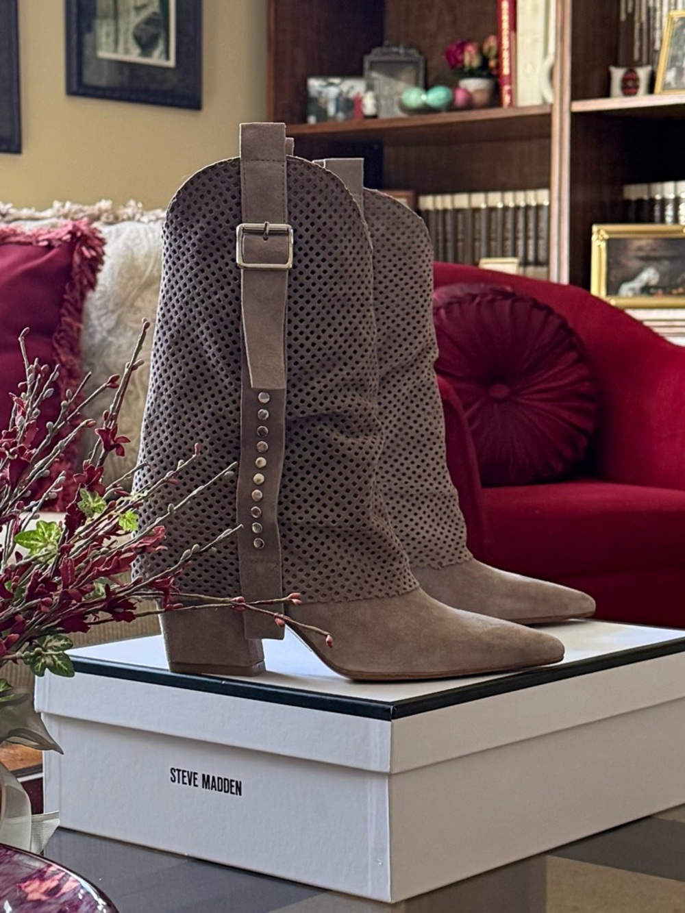 Steve Madden AUBRIELLE Taupe Suede Leather Cuffed Boot -Made in Italy- Size EU38 - Picture 3 of 17